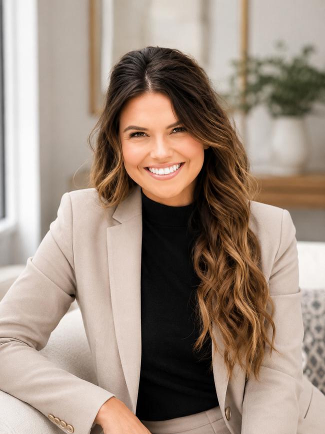 Learn more about Anna Ford Brocco